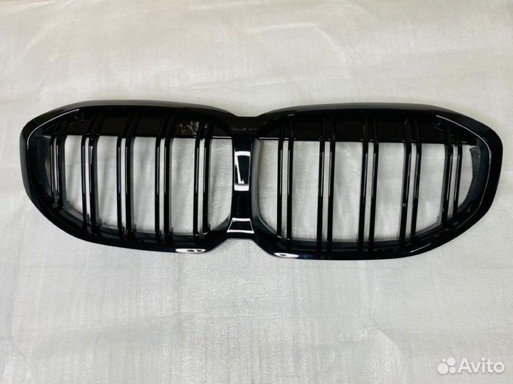 Решетка радиатора BMW F40 M стиль черный глянец