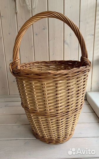 Корзина плетеная с ручкой, ведро