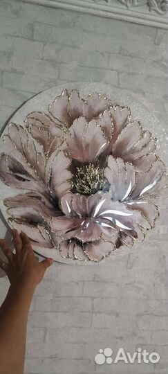 Картина золотой пион