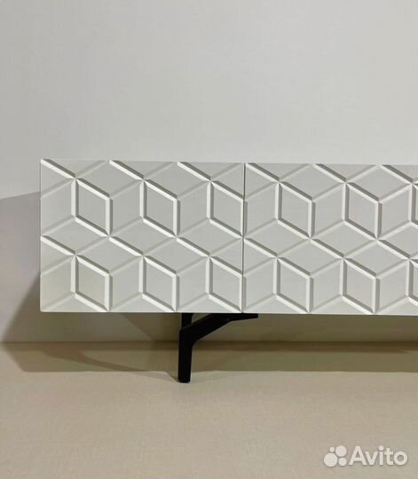 Тумба тв Bravo на опорах