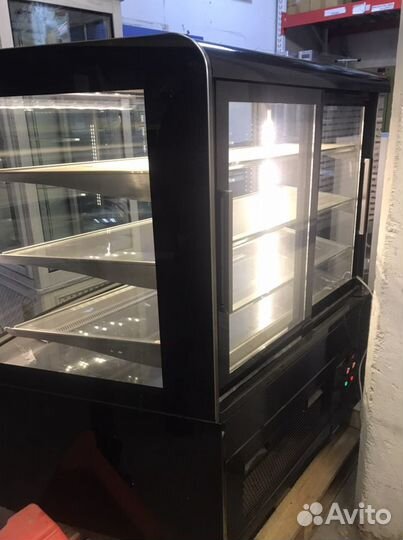 Кондитерская витрина