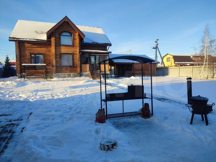 Коттедж 180 м² на участке 10 сот.