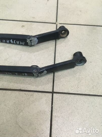 Поводок дворника левый Mazda сх7