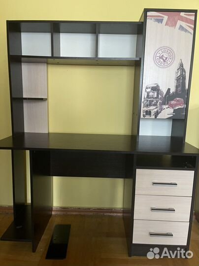 Письменный стол