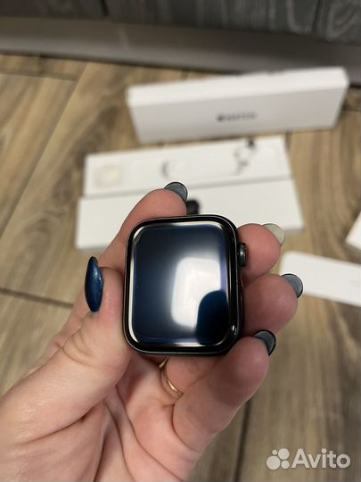 Apple watch SE 44 mm Space Gray