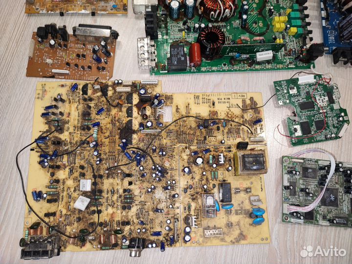 Платы от электроники на запчасти