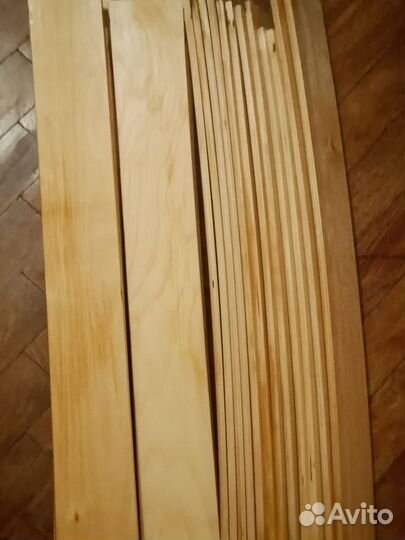 Деревянные рейки одним лотом