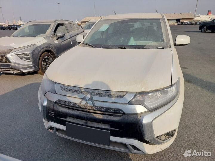 Mitsubishi Outlander 2.0 CVT, 2022, 5 км