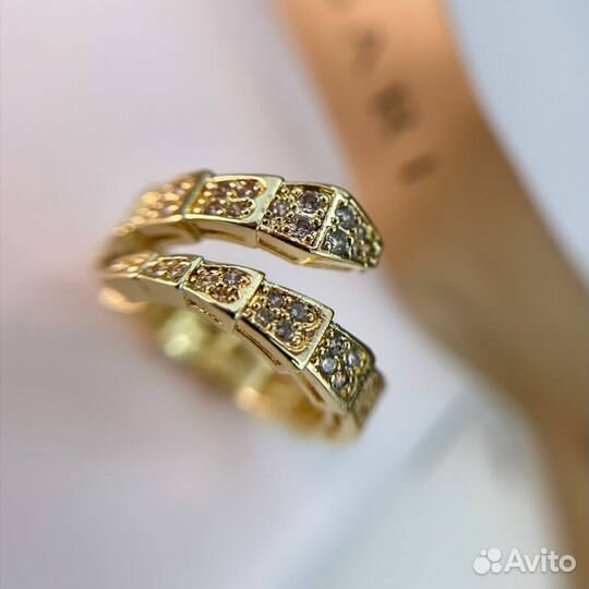 Кольцо в стиле bvlgari