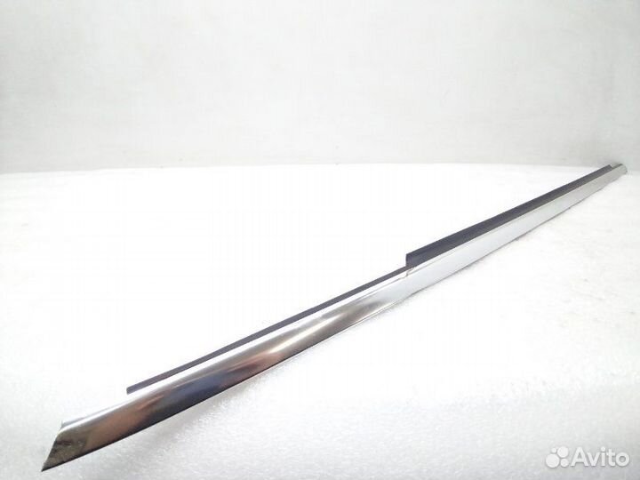 Молдинг двери передний левый Mercedes-Benz C-Class