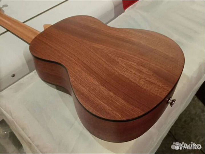 Укулеле Тенор Olive Красное Дерево
