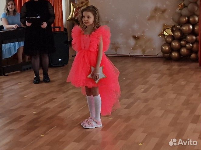 Платье со шлейфом