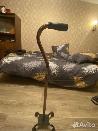 Трость четырехопорная