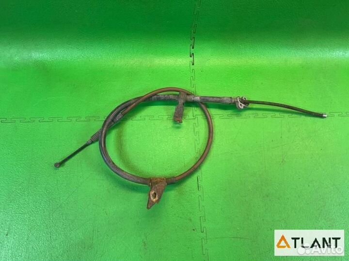 Тросик ручника задняя правая toyota grand hiace