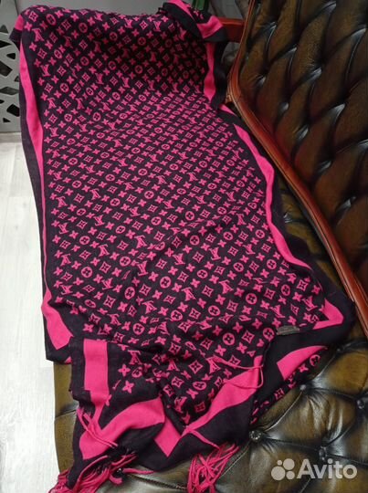 Палантин louis vuitton фуксия шерсть шелк италия