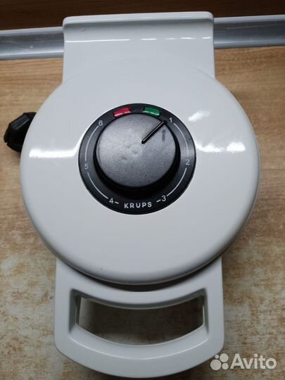 Электрическая вафельница