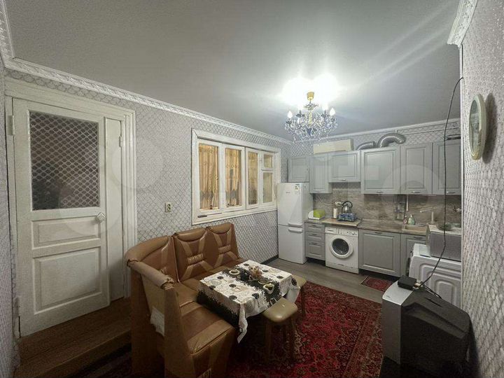 3-к. квартира, 60 м², 1/1 эт.