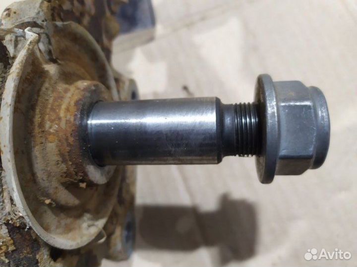 Ступица задняя левая Renault Fluence K4MV838 2010