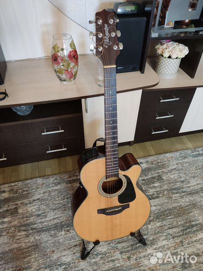 Электроакустическая гитара Takamine GN30CE-NAT