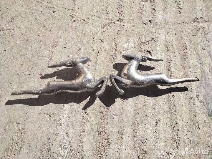 Эмблема олень