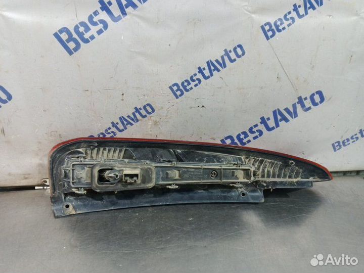 Фонарь задний правый Ford Fusion 2005