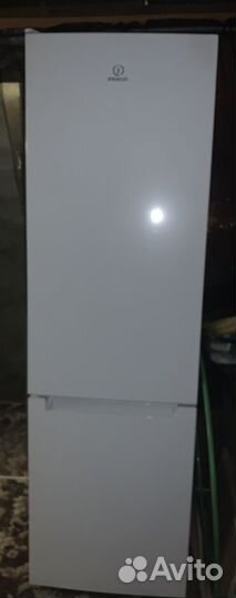 Холодильник indesit