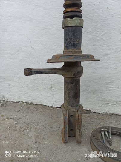 Продам амортизатор стойку ваз-2110