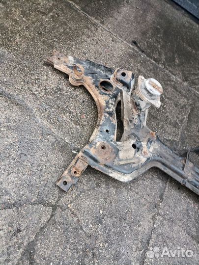 Подрамник vw пасат б4 б3