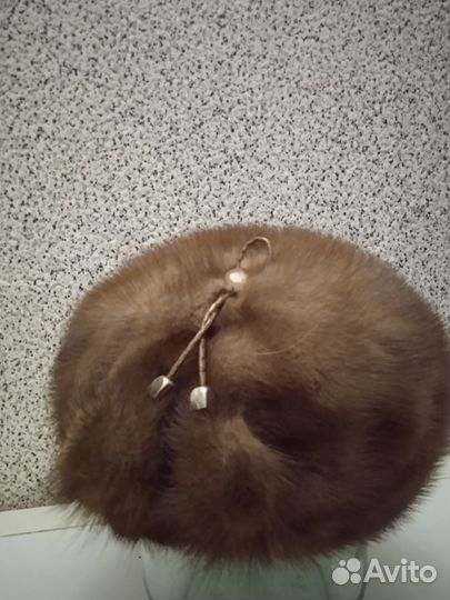 Женская шапка зимняя