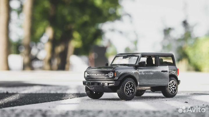 Коллекционная модель Maisto Ford Bronco