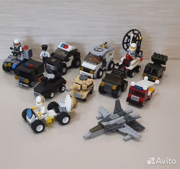 37 наборов конструкторов. Совместимы с Lego
