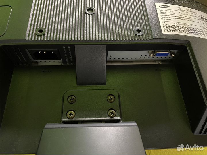 Монитор Samsung syncmaster 710n 17