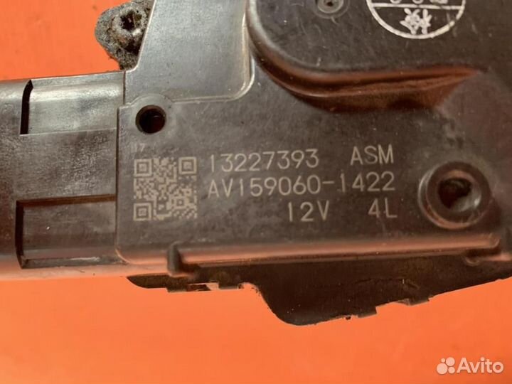 Моторчик стеклоочистителя передний Opel Insignia