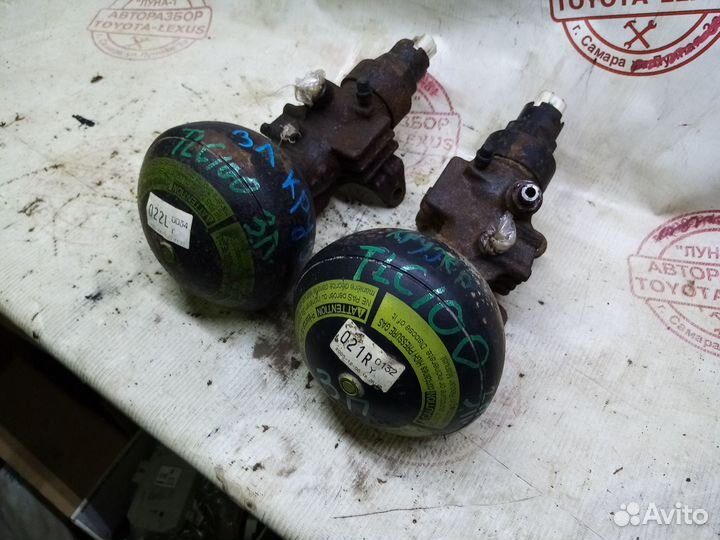 Гидроаккумулятор подвески Toyota Land Cruiser 100