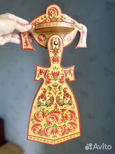 Разделочная доска с вешалом и полочкой