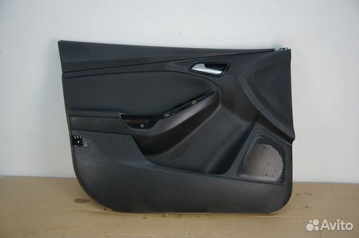 Обшивка Двери Передняя Левая Ford Focus II