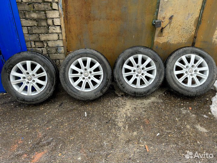 Yokohama 235/65 R17 Оригинальные колеса на Touareg
