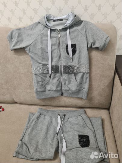 Костюм женский