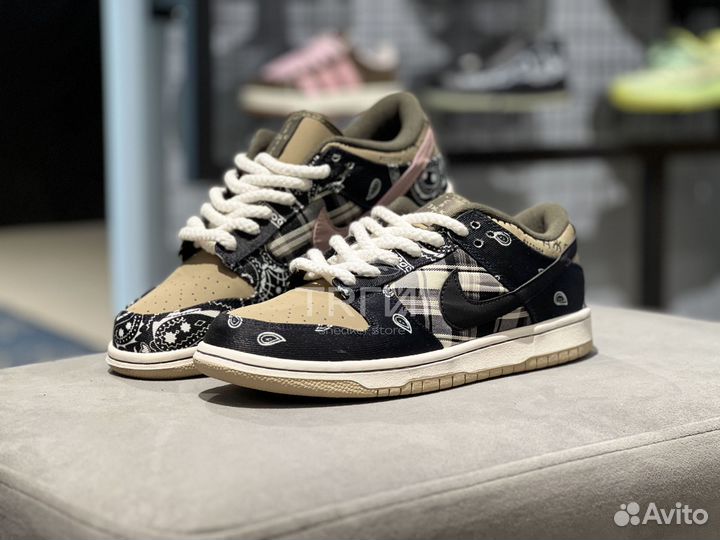 Кроссовки Nike SB Dunk Low Travis Scott