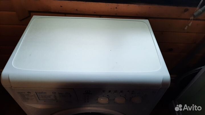 Стиральная машина Indesit wisl83