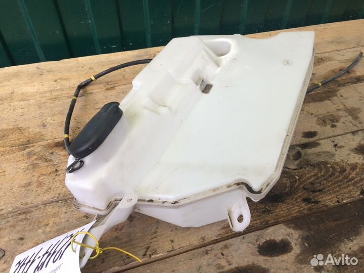 Бачок омывателя лобового стекла Nissan Almera G15