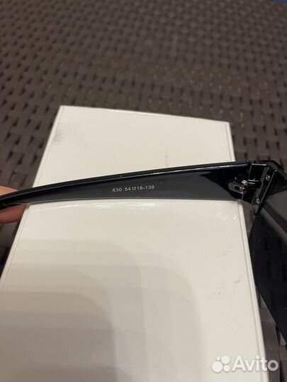 Солнцезащитные очки Burberry