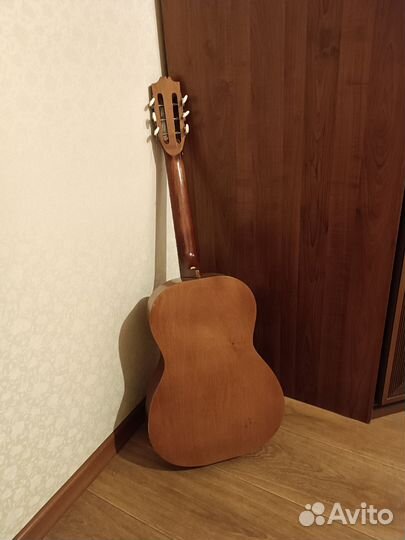 Акустическая гитара