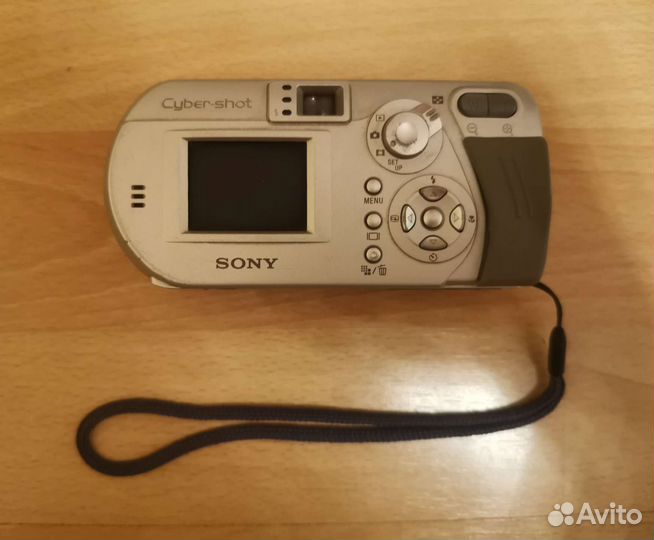 Фотоаппараты Sony Cyber-shot DSC-P72 и Canon