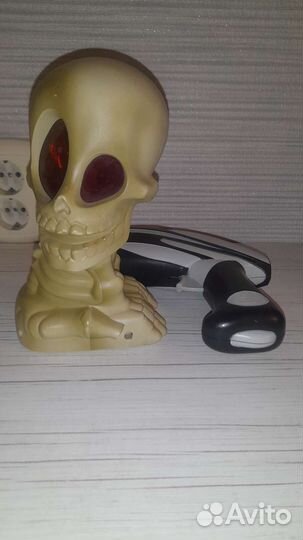 Череп с бластером игра