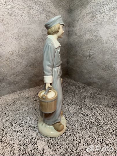 Фарфоровые статуэтки Lladro, NAO By Lladro