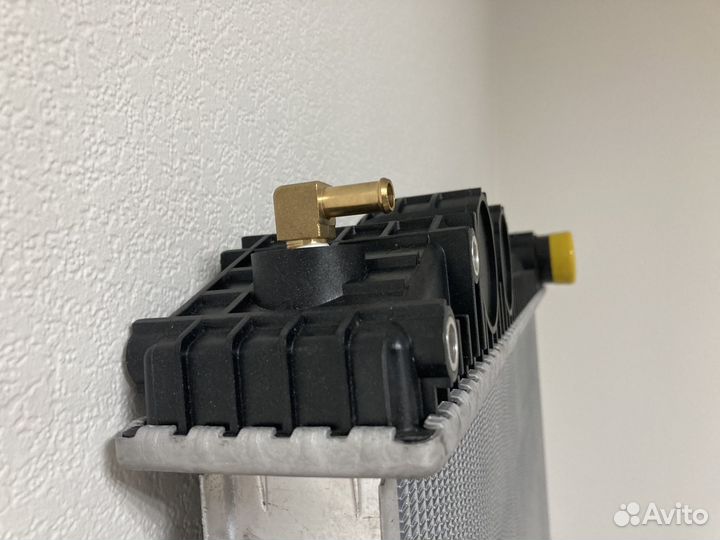 Радиатор охлаждения Фредлайнер Центури