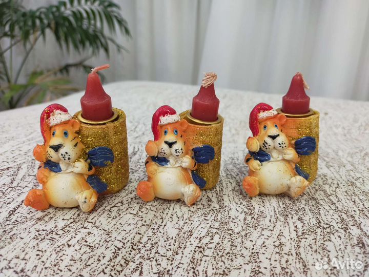 Подсвечник со свечой