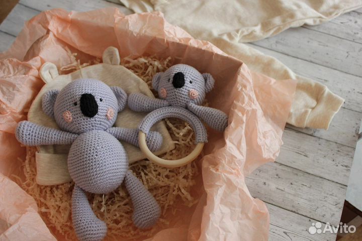 Вязанные игрушки, грызунки и погремушки