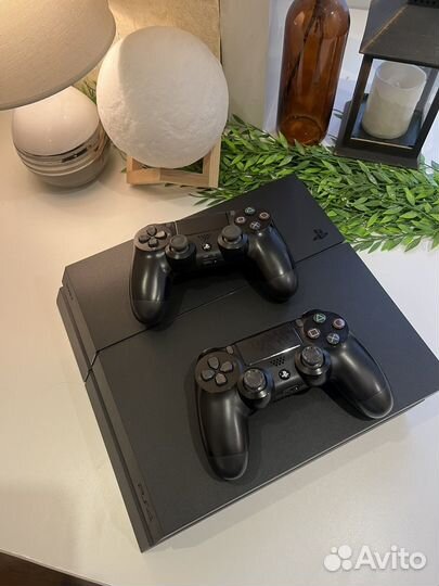 Sony PS4 1tb + 2 геймпада, игры